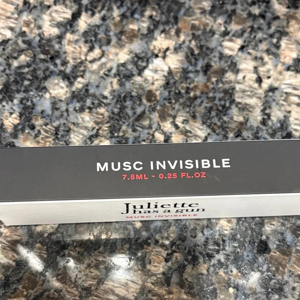 Juliette Has a Gun Musc Invisible Perfume - White - Picture 2 of 2
